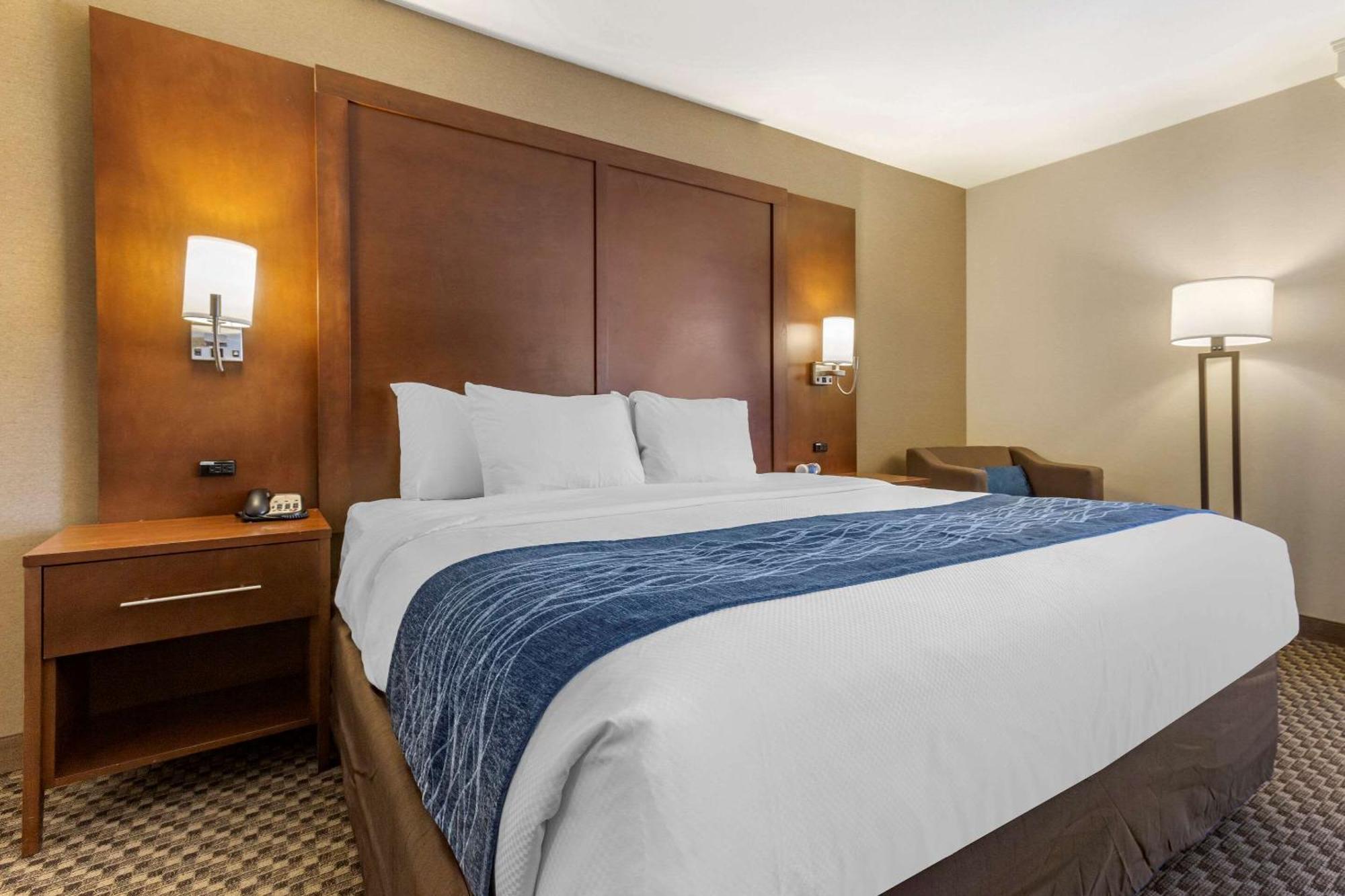Comfort Inn At Buffalo Bill Village Resort Cody Room photo